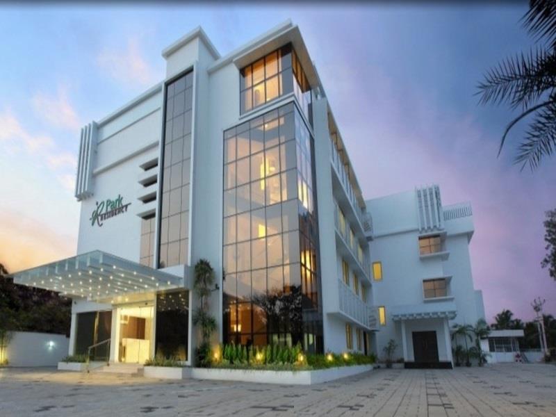 Hotel Park Residency Adoor à Adur Extérieur photo