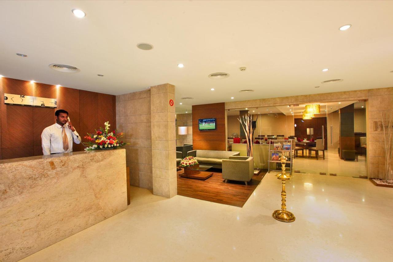 Hotel Park Residency Adoor à Adur Extérieur photo