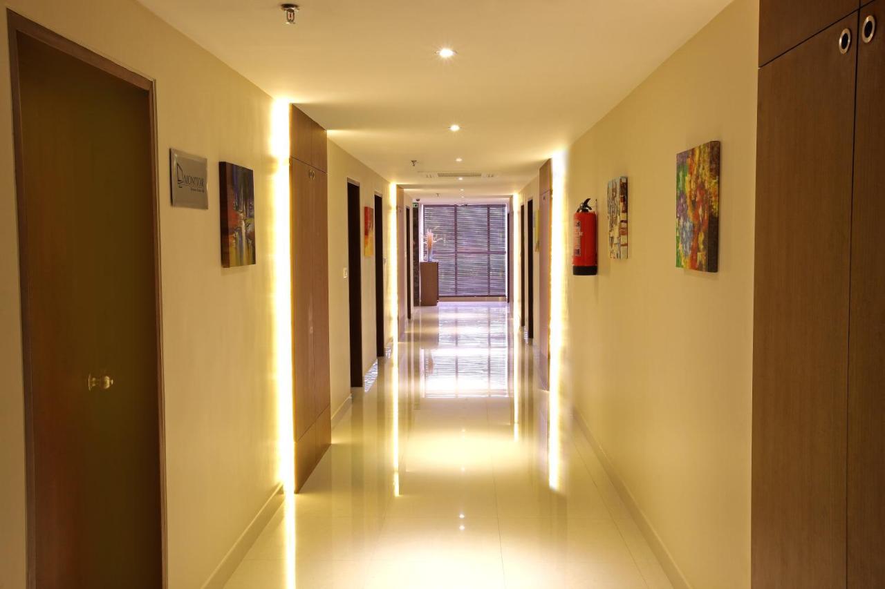 Hotel Park Residency Adoor à Adur Extérieur photo